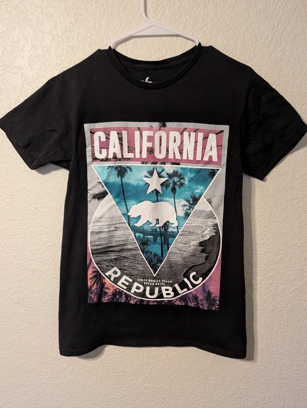 Vibes California Republic Bear T-shirt Black Blue & Pink, Size Small